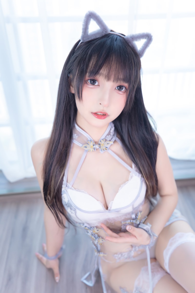 神楽坂真冬写真《羞涩喵喵》