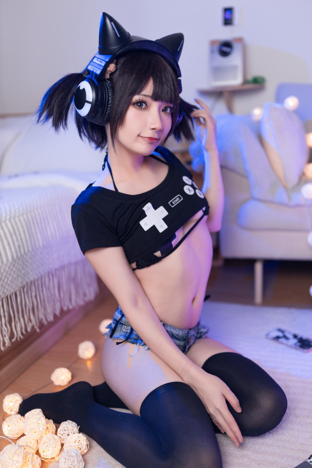 少女,w,游戏,是三不是世w,偷玩游戏机的少女