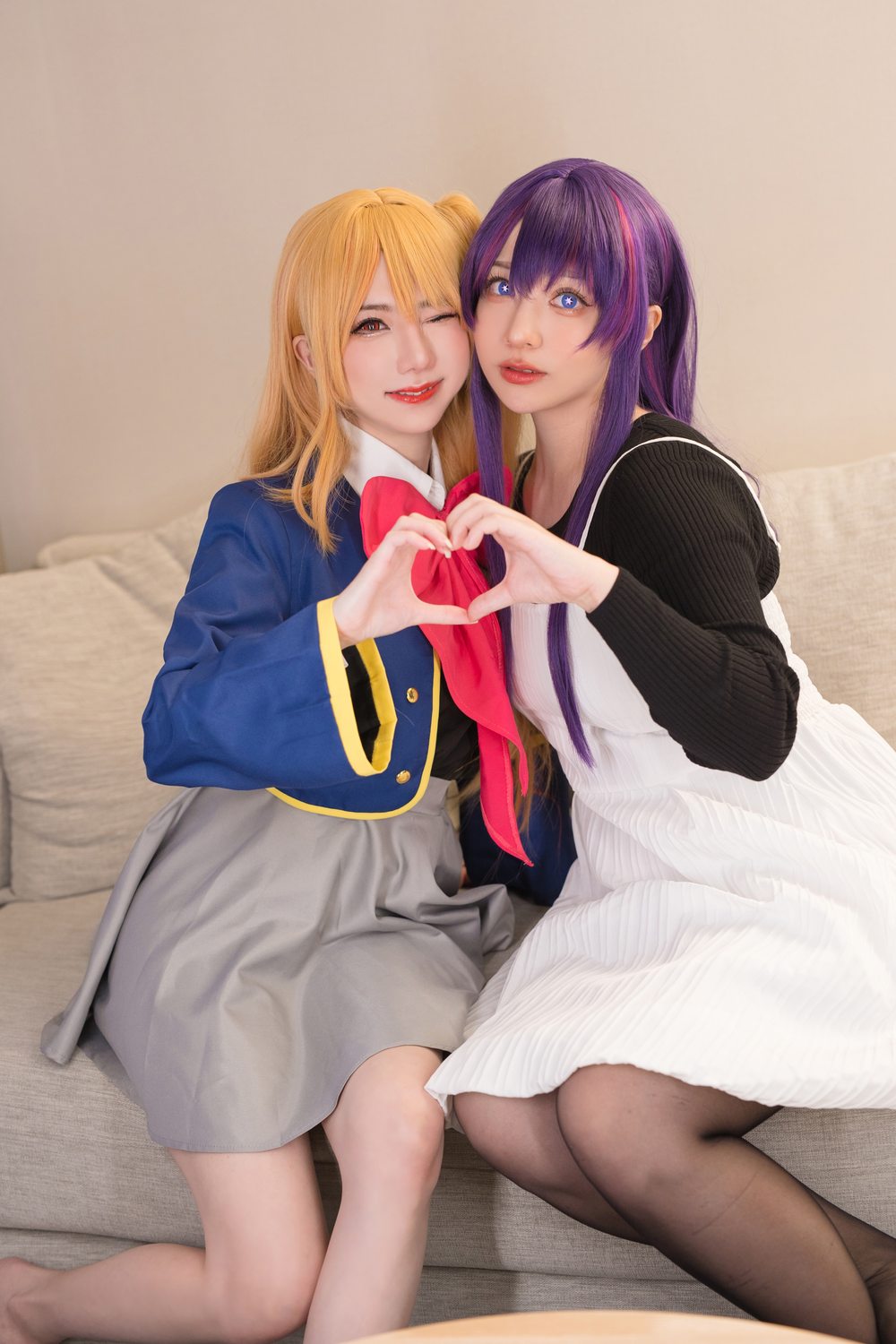 黑色丝袜,外套,丝袜,Coser,蝴蝶结,校服,COS,少女,短裙,连衣裙,可爱,金发,黑色,w,B,Sally,Dorasnow,马来西亚,蓝黄镶边的校服外套,灰色短裙