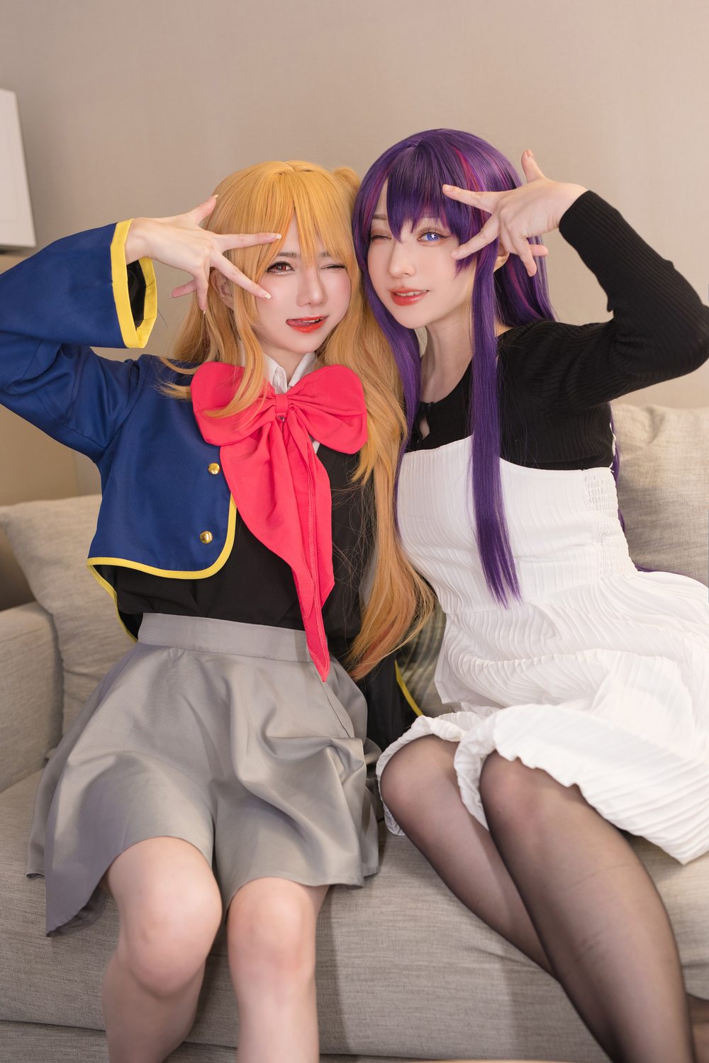 黑色丝袜,外套,丝袜,Coser,蝴蝶结,校服,COS,少女,短裙,连衣裙,可爱,金发,黑色,w,B,Sally,Dorasnow,马来西亚,蓝黄镶边的校服外套,灰色短裙
