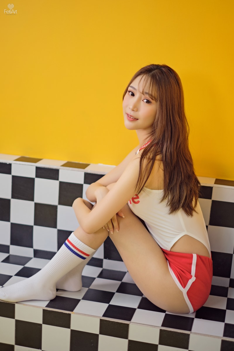 短裤,池,Model,视觉,Anna,白色,运动鞋,w,背心,午后,游戏,Re,纯白,B,Rem,纯白运动鞋