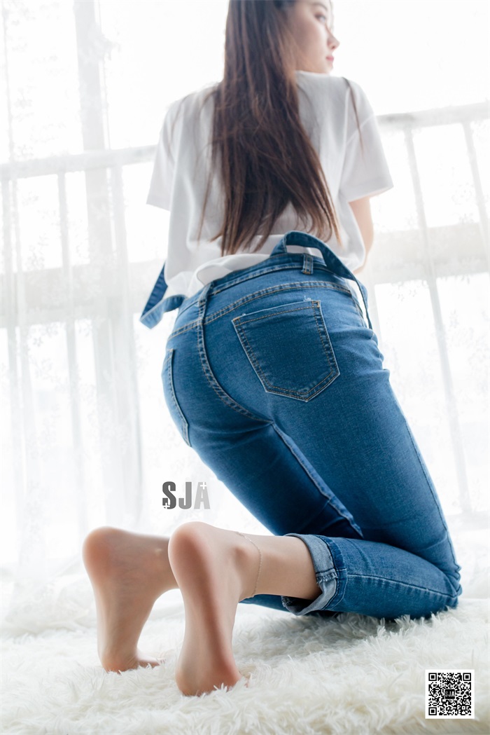 长发,白T恤,薄纱,牛仔裤,牛仔,微微,闺蜜,私密,静谧,深蓝,跪坐,闺蜜视角,曲线,长发如瀑,SJA佳爷